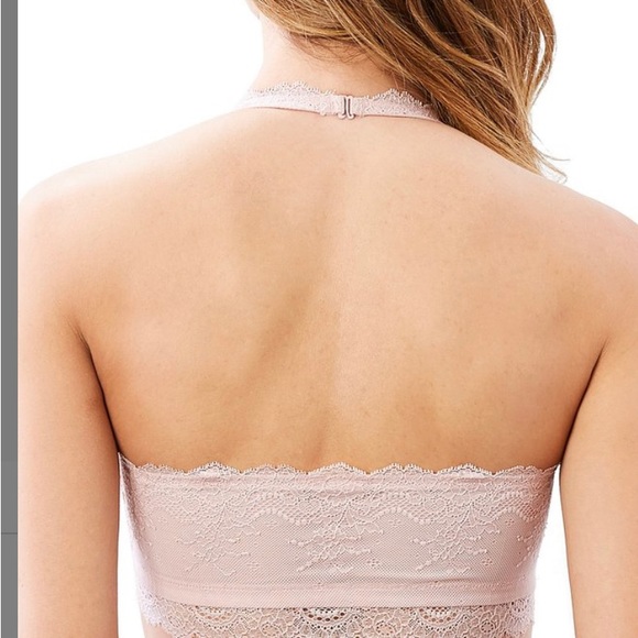 Spanx Undie-tectable wireless lace bralette with front closure in very black - Picture 3 of 7